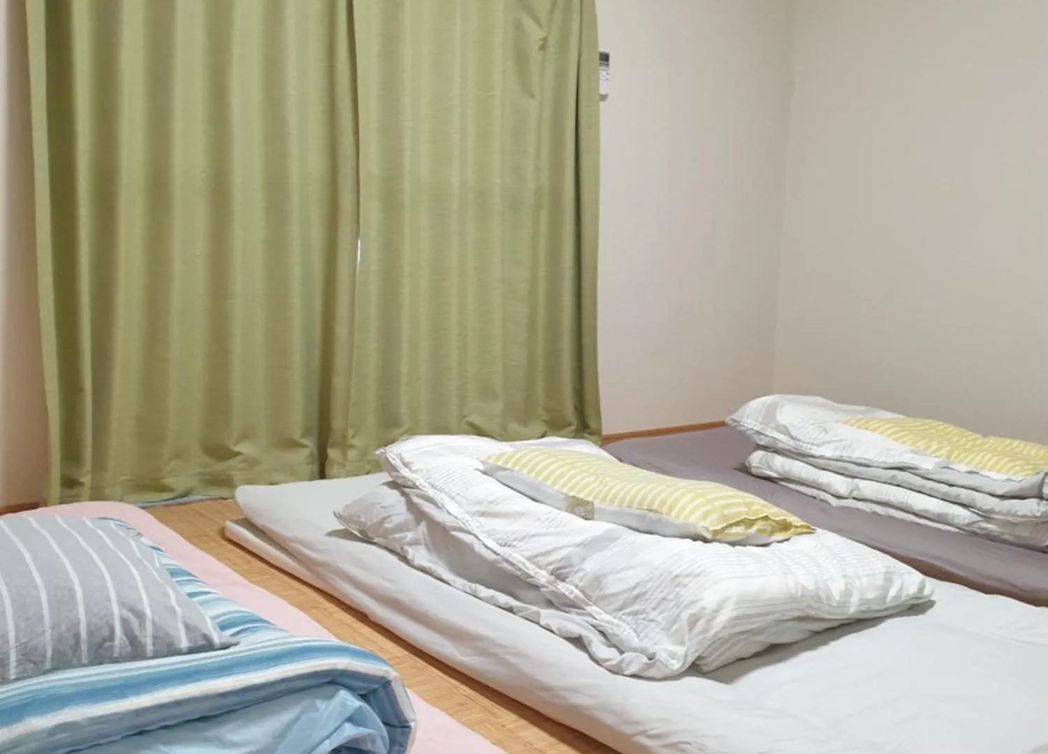 Private House Yoursとなり Osaka Japan